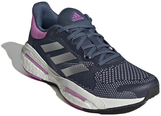 (W) adidas SolarGlide 5 'Wonder Steel Bliss Lilac' dalam warna Keluli & Lilac. GX6721 Lookbook (W) adidas SolarGlide 5 'Wonder Steel Bliss Lilac' dalam warna Keluli & Lilac. GX6721