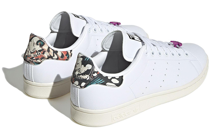 Shop (W) adidas Stan Smith 'Butterfly Heel Tab' - Tumit Reka Bentuk Rama-Rama HP6378