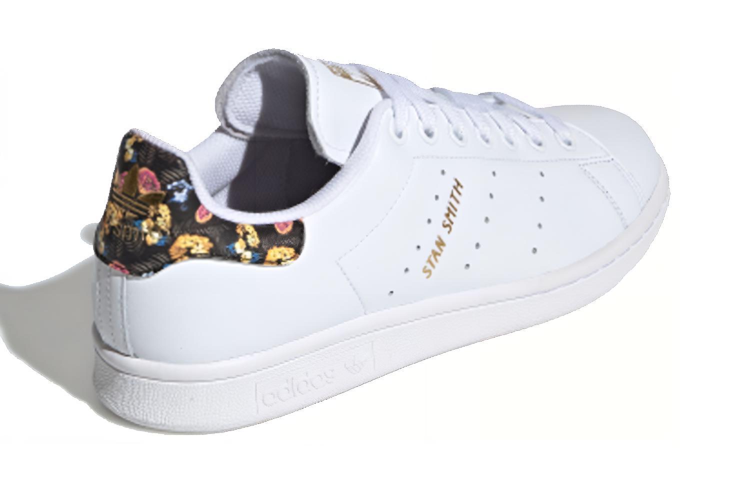 Shop (W) adidas Stan Smith 'Putih Awan' EF1481
