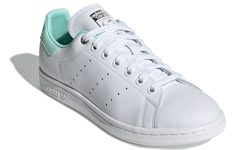 Lookbook (W) adidas Stan Smith 'Putih Awan' G27908