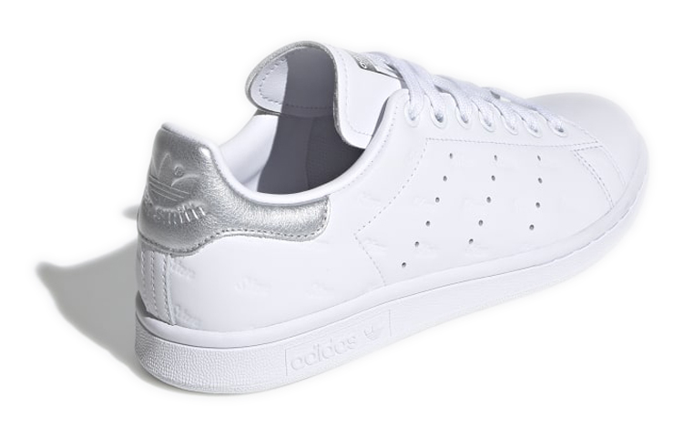 Lookbook (W) adidas Stan Smith 'Logo Timbul - Putih Perak Metalik' EF6854