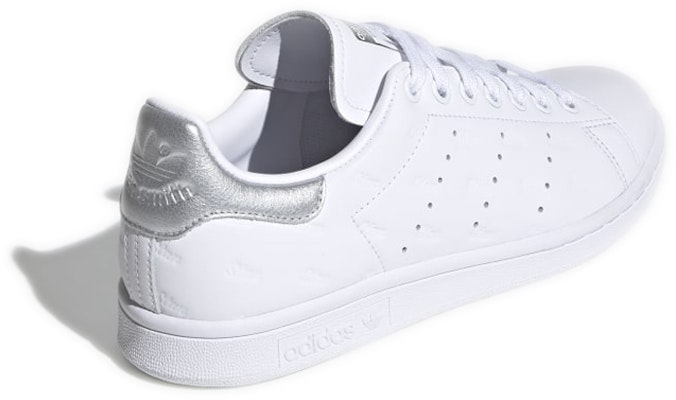(W) adidas Stan Smith 'Logo Timbul - Putih Perak Metalik' EF6854 Lookbook (W) adidas Stan Smith 'Logo Timbul - Putih Perak Metalik' EF6854