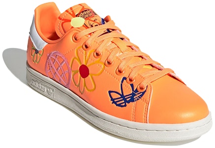 (W) adidas Stan Smith 'Grafis Tangan' FX5654 Lookbook (W) adidas Stan Smith 'Grafis Tangan' FX5654