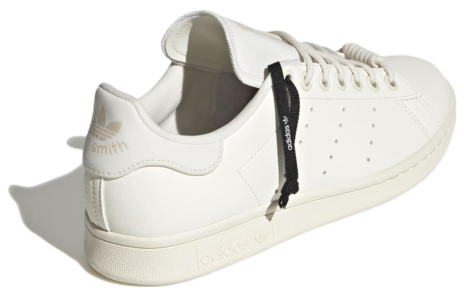 Shop (W) スタンスミス "テクニカルレーシング オフホワイト" GY9394