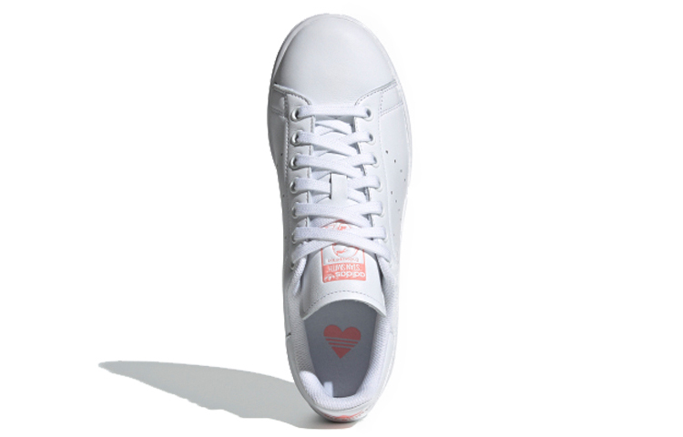 Shop (W) adidas Stan Smith 'Día de San Valentín' FW6227