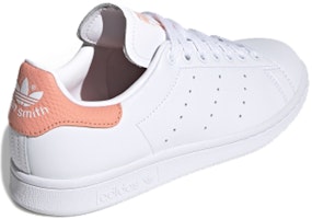 (W) adidas Stan Smith 'Putih Chalk Coral' EF6884 Lookbook (W) adidas Stan Smith 'Putih Chalk Coral' EF6884