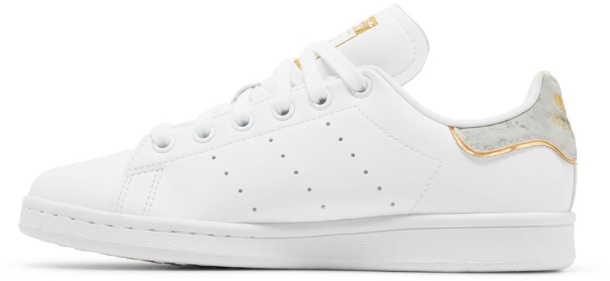 (W) adidas Stan Smith 'Putih Emas Metalik' GW4479 Lookbook (W) adidas Stan Smith 'Putih Emas Metalik' GW4479