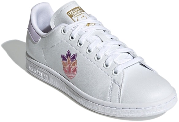 (W) adidas Stan Smith 'Putih Multi Logo' GZ8142 Lookbook (W) adidas Stan Smith 'Putih Multi Logo' GZ8142