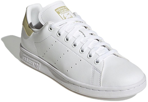 (W) adidas Stan Smith 'Putih Coklat Pasir' GX4625 Lookbook (W) adidas Stan Smith 'Putih Coklat Pasir' GX4625