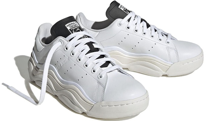 (W) adidas Stan Smith Millencon 'Putih Hitam' HQ6041 Lookbook (W) adidas Stan Smith Millencon 'Putih Hitam' HQ6041