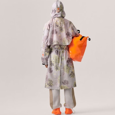 (W) 阿迪达斯Stella McCartney长款运动风衣花卉印花-浅粉色 IN3635 Purchase (W) 阿迪达斯Stella McCartney长款运动风衣花卉印花-浅粉色 IN3635