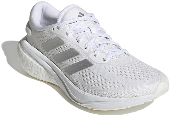 (W) adidas Supernova 2 'Blanco Plateado Metálico' GZ6939 Lookbook (W) adidas Supernova 2 'Blanco Plateado Metálico' GZ6939