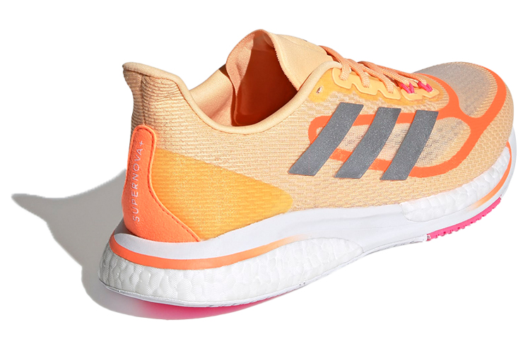 Shop adidas Supernova+ 低筒 跑步鞋 女款 橙粉銀