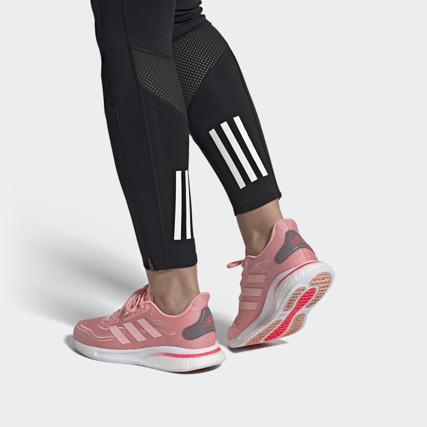 Sizing (W) 阿迪达斯 Supernova 'Glow Pink' 亮粉色跑鞋 FV6021