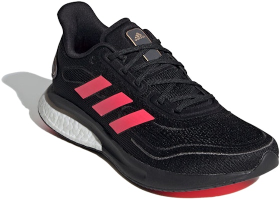 (W) Sepatu adidas Supernova - Hitam FV6022 Lookbook (W) Sepatu adidas Supernova - Hitam FV6022
