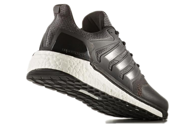 Shop adidas Supernova ST跑步 耐磨防滑 低筒 運動鞋 男款 黑