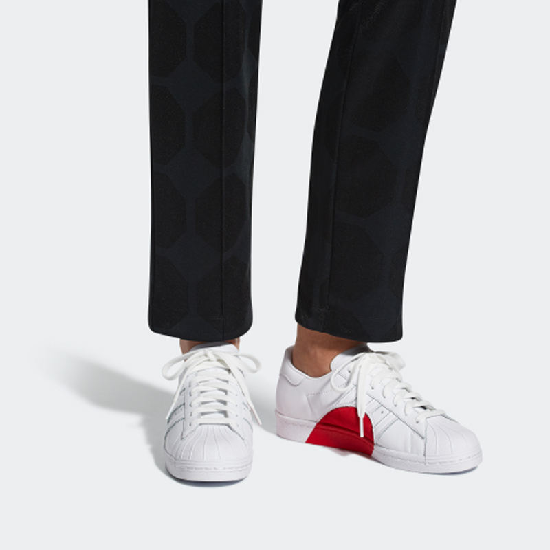 Sizing (W) adidas Superstar 80 'Separuh Hati' CQ3009