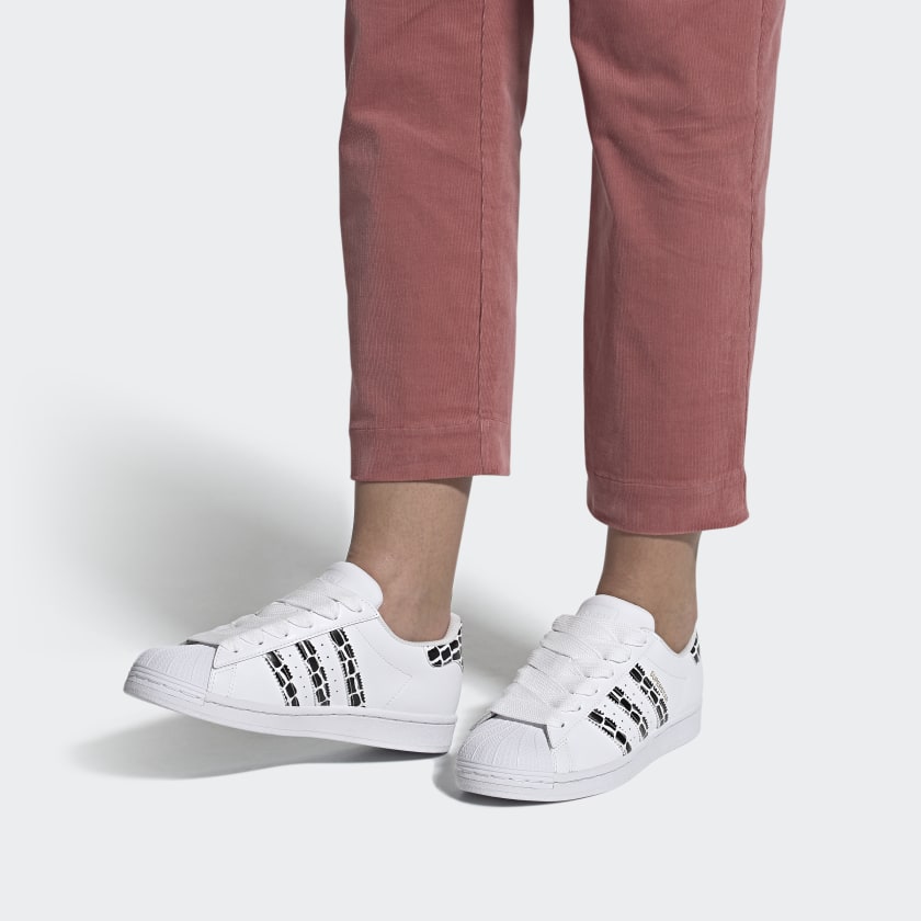 Sizing （女性用）adidas Superstar '動物印花' FV3452