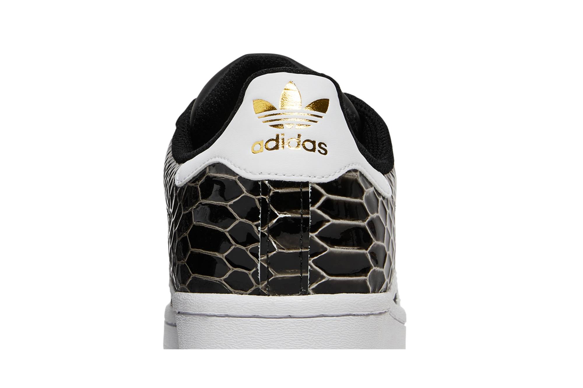 Sizing (W) 阿迪达斯 Superstar '黑色蛇皮' 运动鞋 FV3327