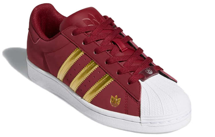 Lookbook (W) 阿迪达斯 Superstar '勃艮第金属金' FZ2119