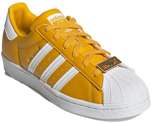 (W) adidas Superstar 'Collegiate Gold' Emas Kolej HP2357 Lookbook (W) adidas Superstar 'Collegiate Gold' Emas Kolej HP2357