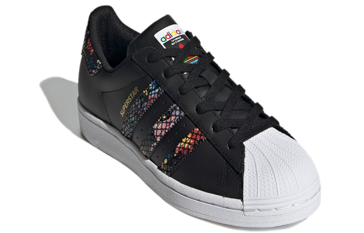 Lookbook (W) 阿迪达斯 Superstar '花卉蛇皮印花' 运动鞋 FW3693
