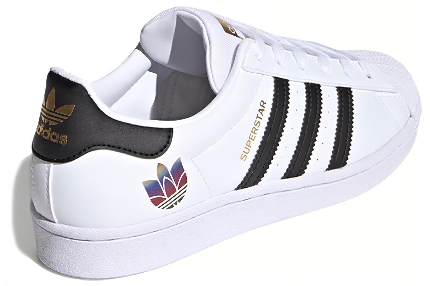 Shop (W) adidas Superstar 'Emas Metalik' FX8543
