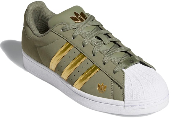(W) adidas Superstar 'Emas Hijau Metalik' FZ2120 Lookbook (W) adidas Superstar 'Emas Hijau Metalik' FZ2120