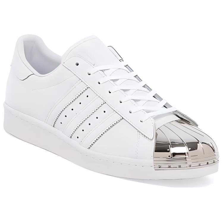 Shop (W) アディダス スーパースター "メタリックカッパートゥ" D67592