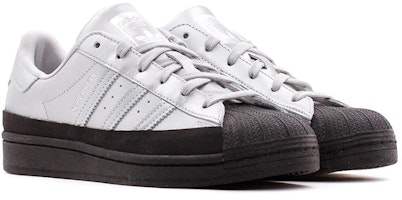(W) adidas Superstar 'Plateado Metálico Negro' FW3709 Lookbook (W) adidas Superstar 'Plateado Metálico Negro' FW3709