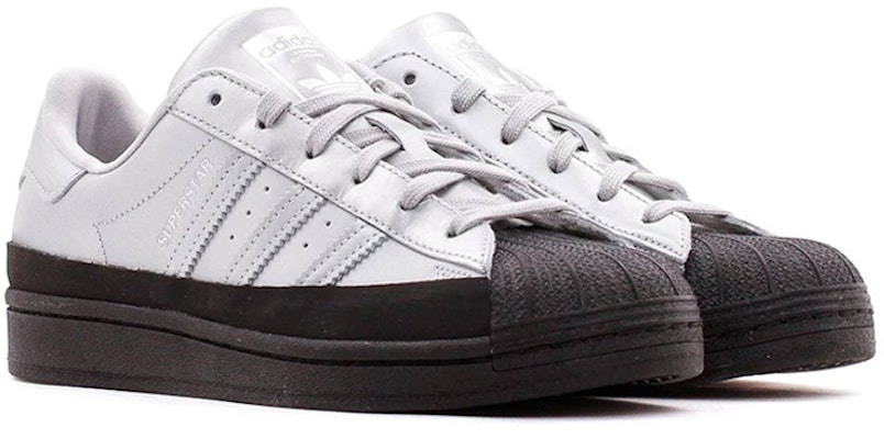 (W) adidas Superstar 'Perak Metalik Hitam' FW3709 Lookbook (W) adidas Superstar 'Perak Metalik Hitam' FW3709