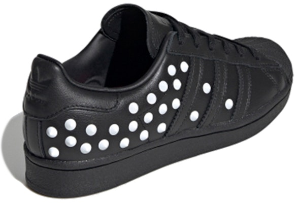 (W) adidas Superstar 'Studs' Lelaki FV3343 Shop (W) adidas Superstar 'Studs' Lelaki FV3343