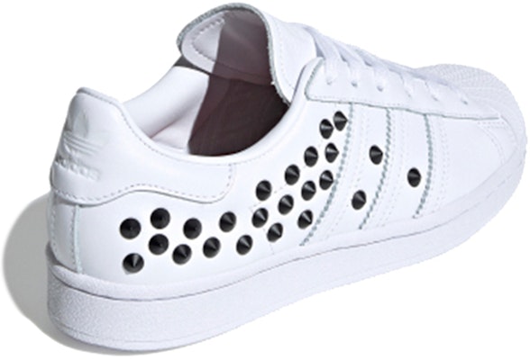 (W) 阿迪达斯 SuperStar '铆钉' FV3344 Lookbook (W) 阿迪达斯 SuperStar '铆钉' FV3344