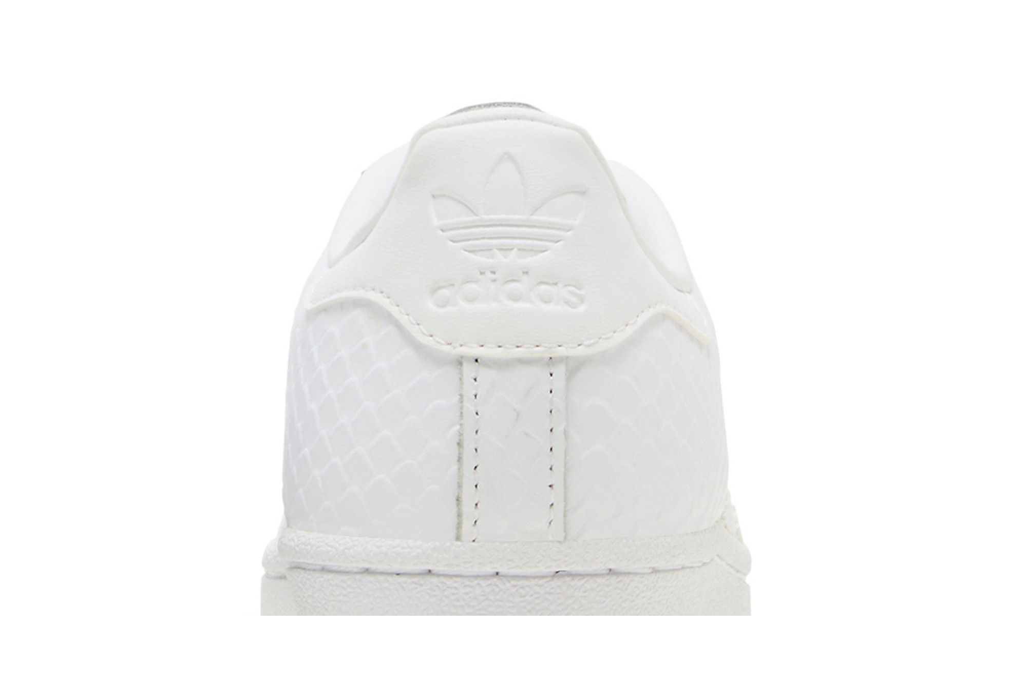Sizing adidas originals Superstar 舒適 輕便 低筒 板鞋 女款 白色
