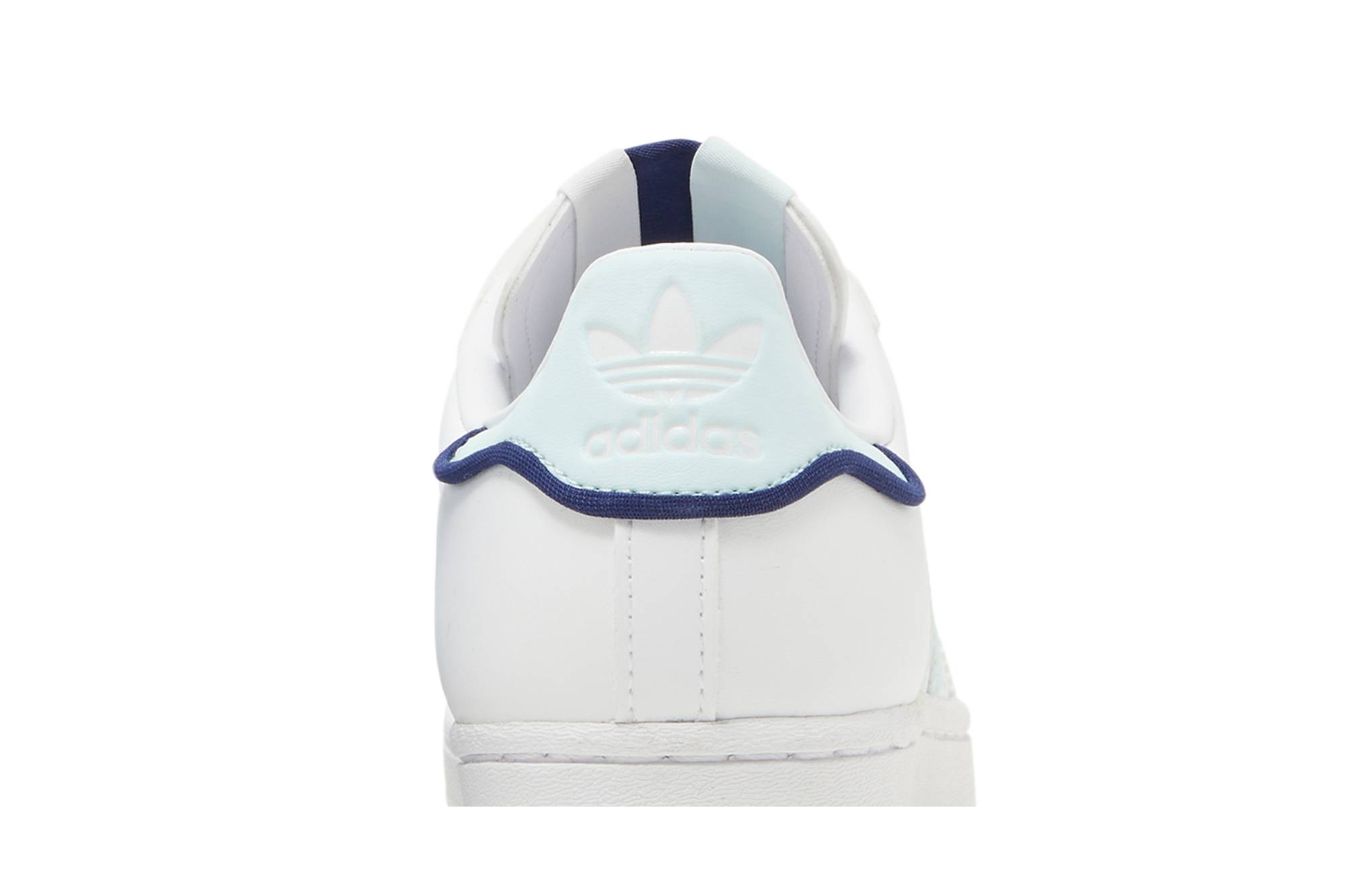 Sizing (W) 阿迪达斯 Superstar “白色接近蓝色” GX1835