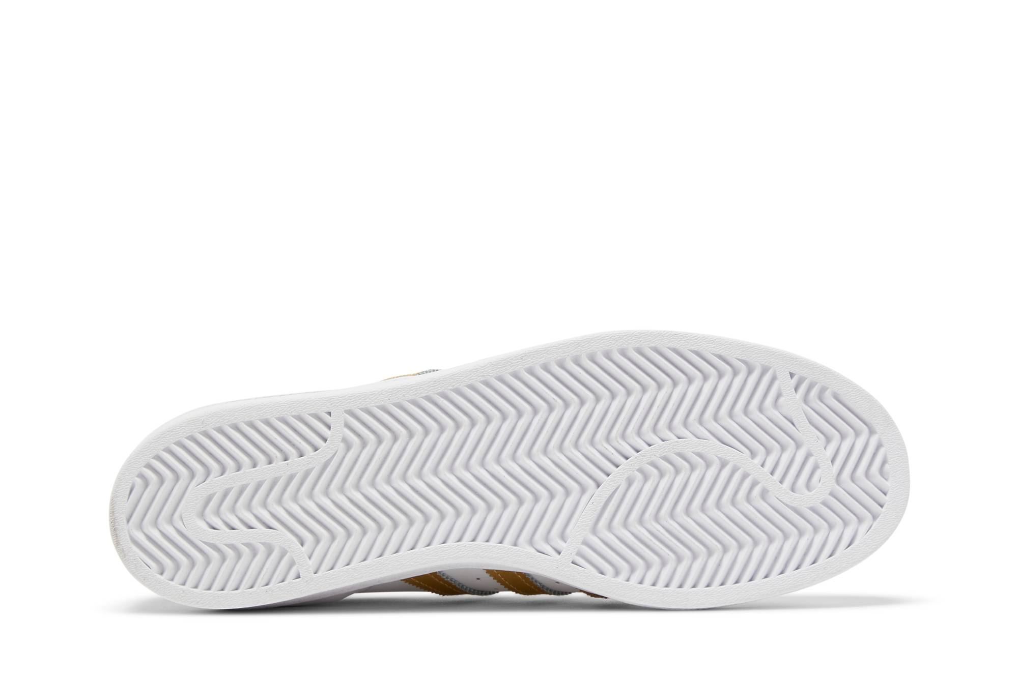 Shop (W) adidas Superstar 'Putih Emas Metalik' FX7483