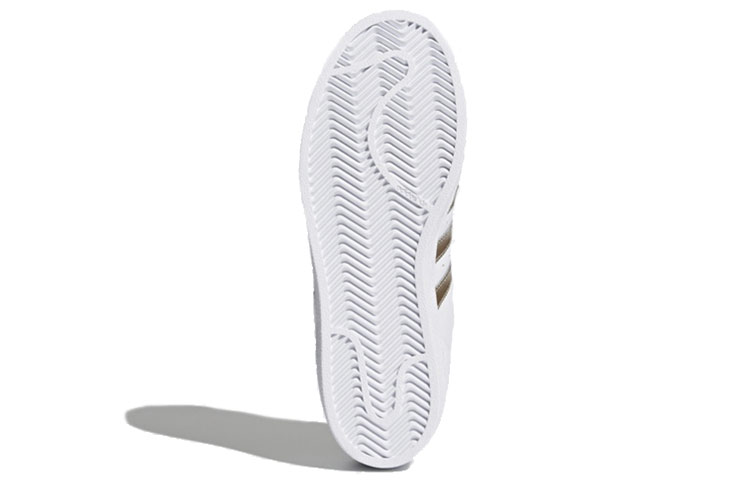 Shop (W) アディダス スーパースター "ホワイトメタリック" CG5463