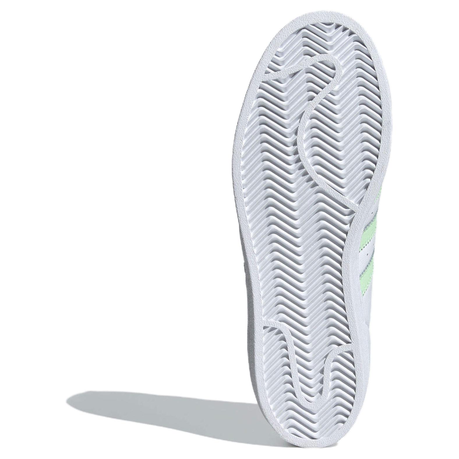 Purchase (女性) adidas Superstar '白色半綠火花' IE3005