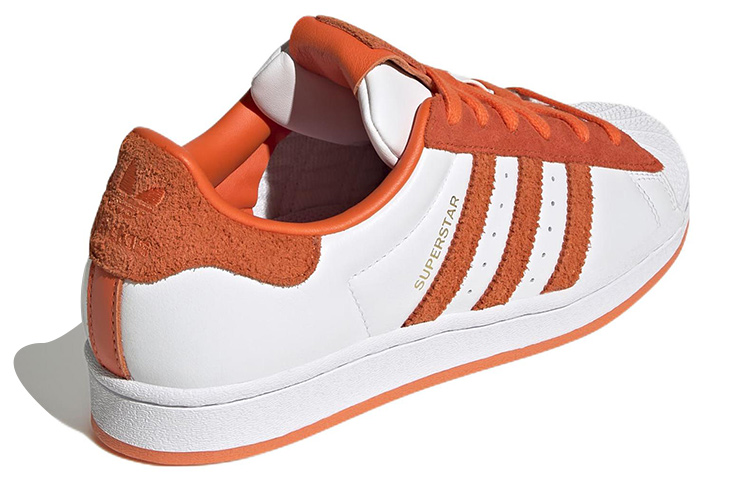 Shop （女性）adidas Superstar「白橙配色」GY9555