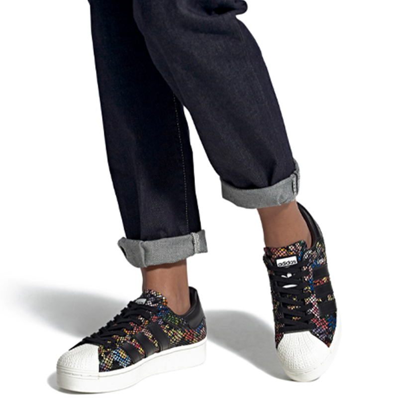 Sizing (W) adidas Superstar Bold 'Floral Twist' untuk Wanita FW3701
