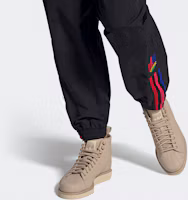 Sizing (女性)adidas Superstar 冬季化靴款淡裸色 FZ3837