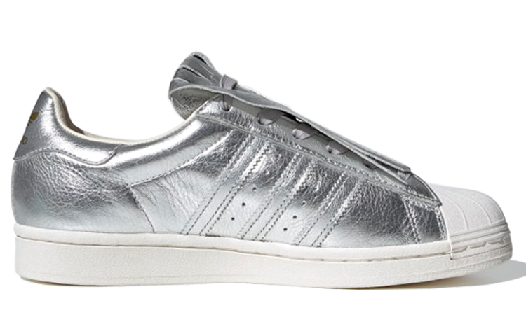 Lookbook (W) adidas Superstar Fringe ''Zilver Metallic'' FW8159