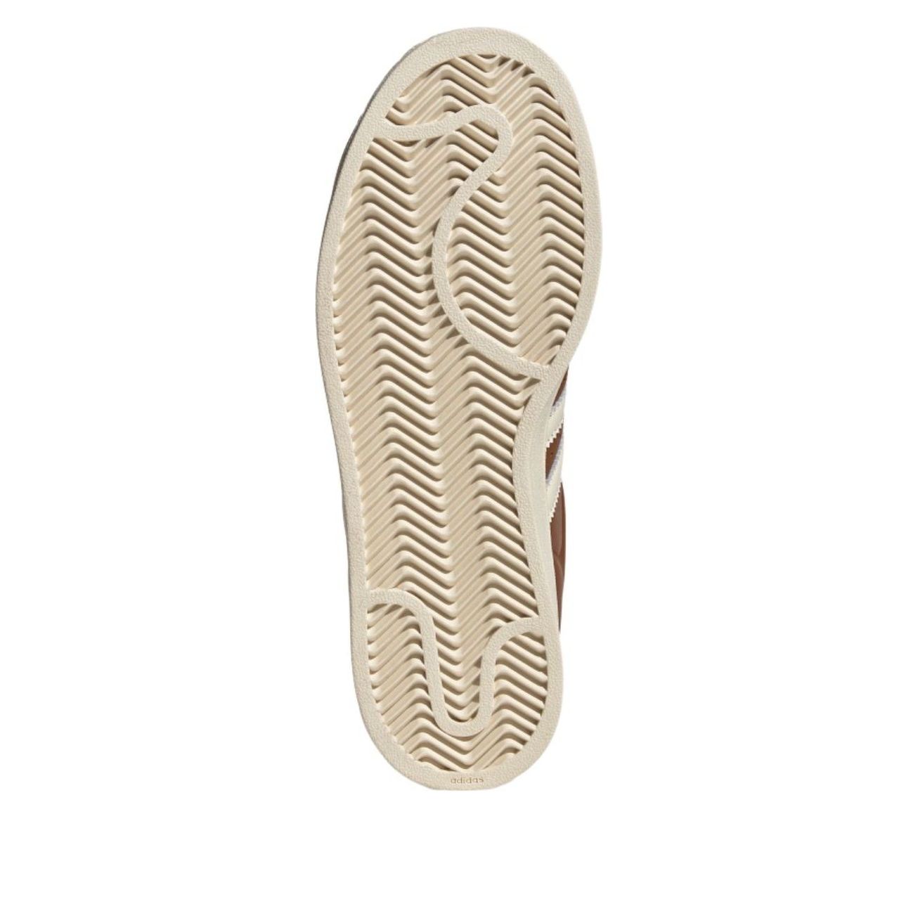 Lookbook (W) adidas Superstar II ''Donkerbrons Crème Wit'' KI3576