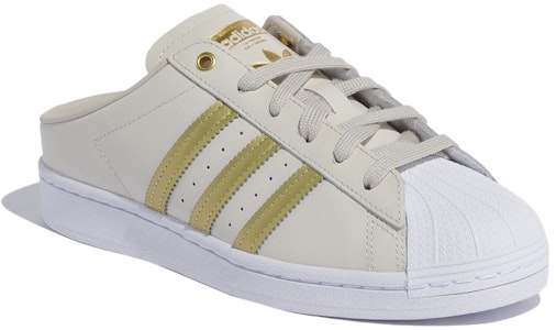 (W) adidas Superstar Mule 'Bliss Gold Metallic' Emas Berkilau FZ2267 Lookbook (W) adidas Superstar Mule 'Bliss Gold Metallic' Emas Berkilau FZ2267