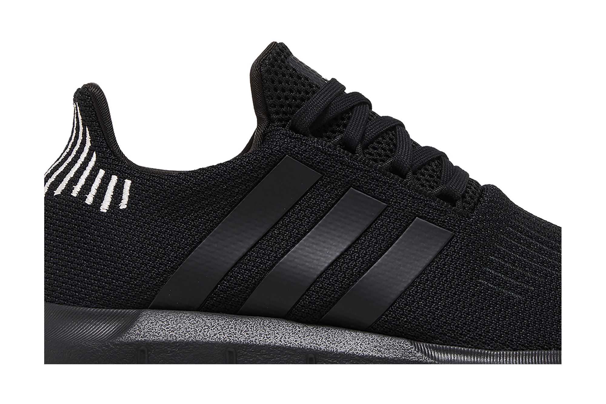 Order (W) adidas Swift Run 1.0 ''Zwart Wonder Kwarts'' IE7477