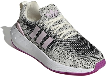 (W) 阿迪达斯 Swift Run 22 '米白黑色清粉' GV7979 Lookbook (W) 阿迪达斯 Swift Run 22 '米白黑色清粉' GV7979