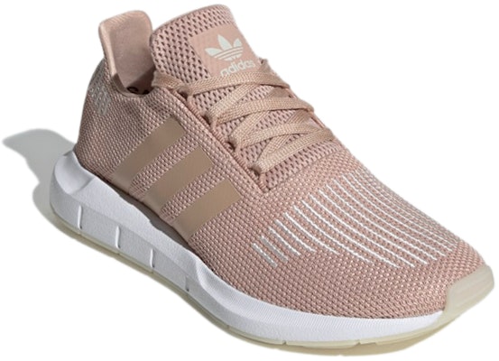 (W) 阿迪达斯 Swift Run 'Ash Pearl' 灰珍珠跑鞋 CG6130 Lookbook (W) 阿迪达斯 Swift Run 'Ash Pearl' 灰珍珠跑鞋 CG6130
