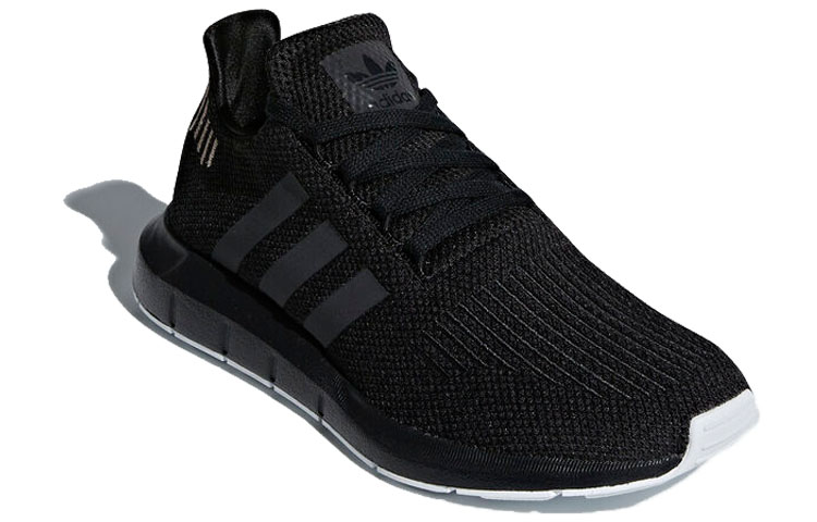 Order (W) 阿迪达斯 Swift Run '核心黑' B37723