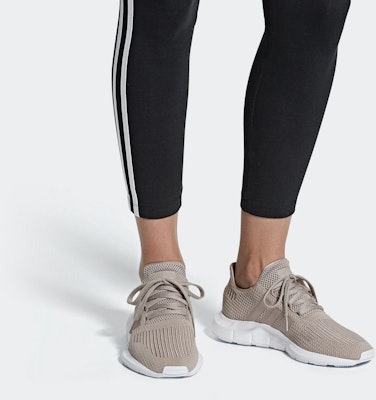 (Women) adidas Swift Run 'Vapour Grey' B37715 Sizing (Women) adidas Swift Run 'Vapour Grey' B37715