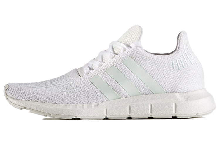 Buy (W) 아디다스 스위프트 런 '화이트'  (Adidas Seuwipeuteu Leon 'Hwaiteu') CG4138